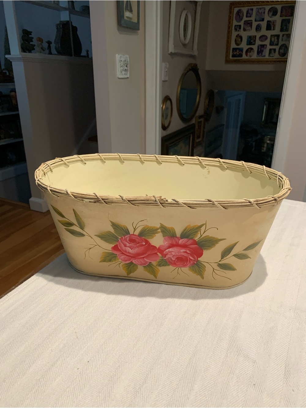 Decorative Cream Rose Garden Tub Planter